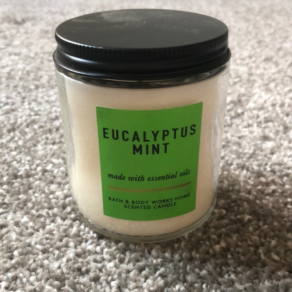 Bath & Body Works 7oz Candle